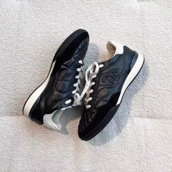 CHANEL Black and White Quilted Ankle Booties - Picture 4 of 7